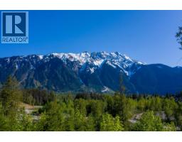 7620 SEVEN O'CLOCK DRIVE, Pemberton, British Columbia