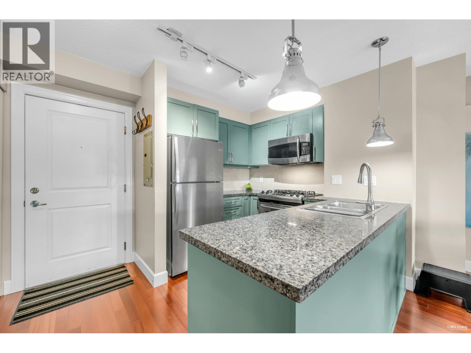 412 3811 Hastings Street, Burnaby, British Columbia  V5C 6V2 - Photo 5 - R3069819