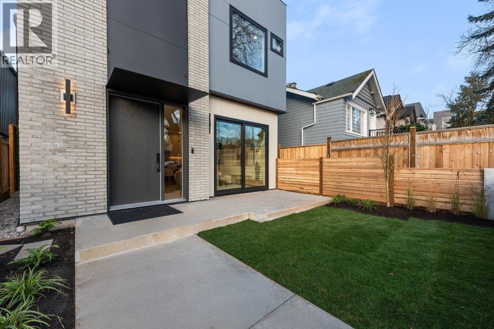 1 2635 W 12th Avenue, Vancouver, British Columbia  V6K 2P4 - Photo 2 - R3069837