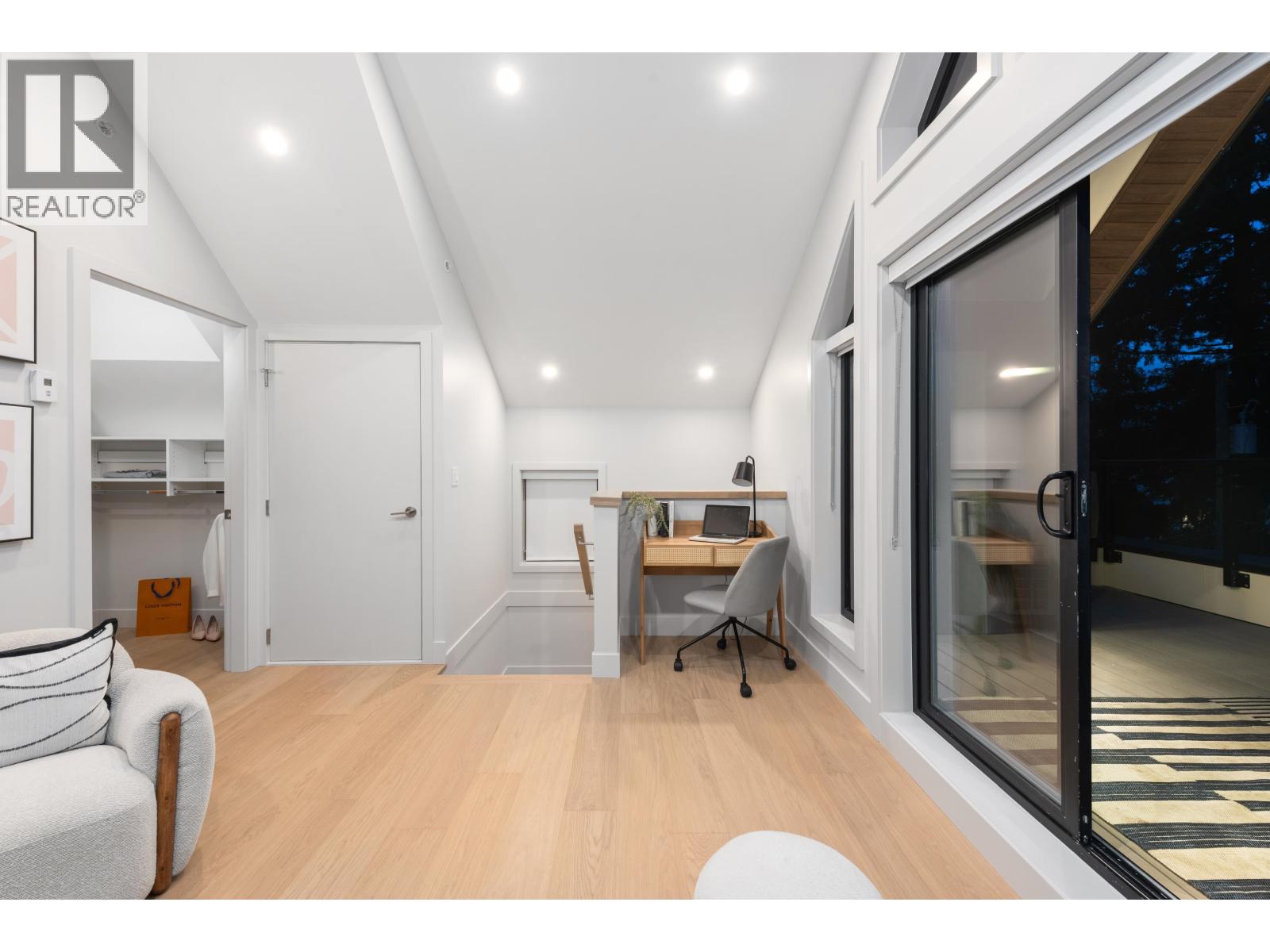 2 2635 W 12th Avenue, Vancouver, British Columbia  V6K 2P4 - Photo 34 - R3069840