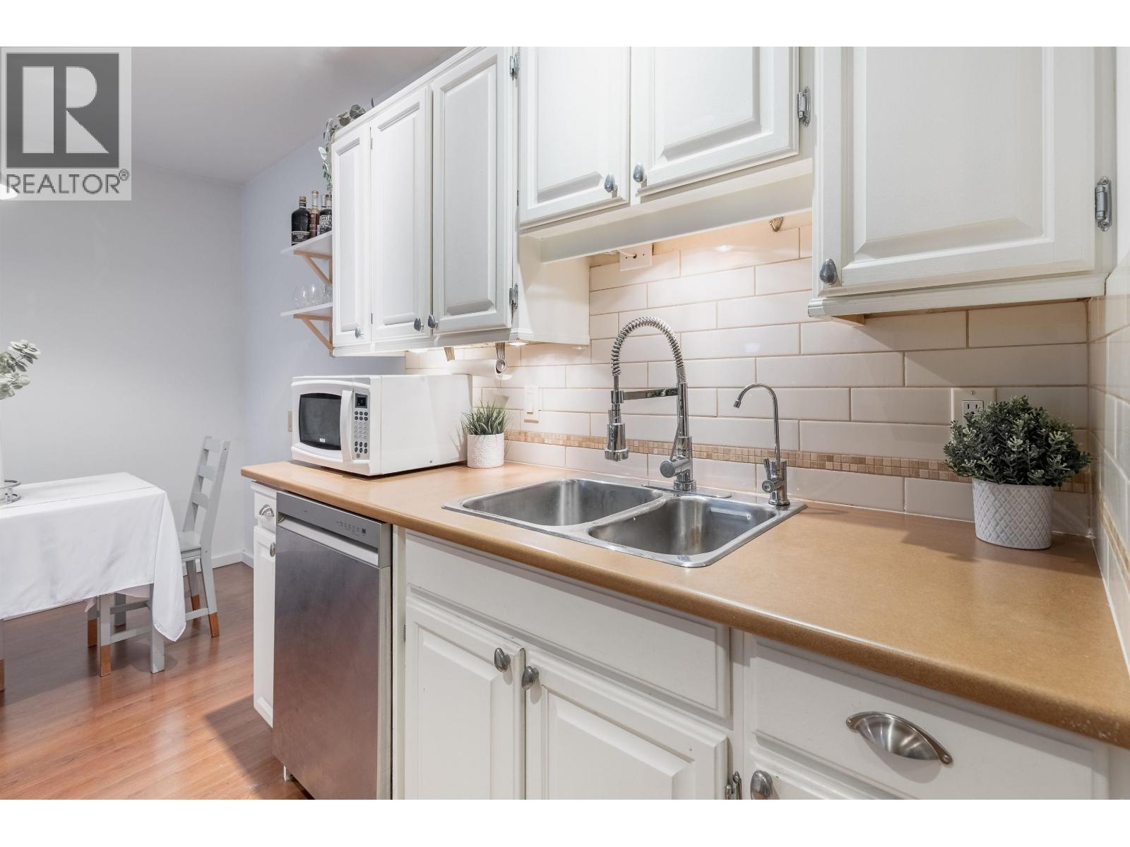 319 206 E 15th Street, North Vancouver, British Columbia  V7L 2R3 - Photo 8 - R3069861