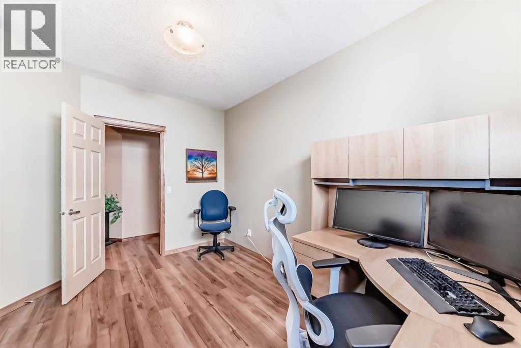 150 Hidden Creek Heights Nw, Calgary, Alberta  T3G 2X4 - Photo 39 - A2271697