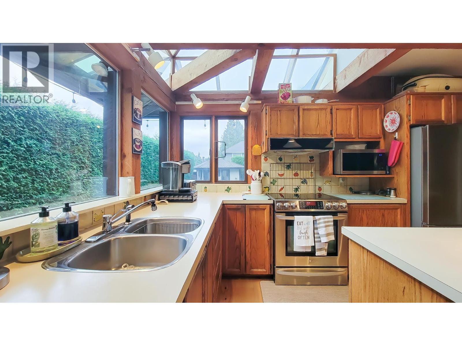 418 Walker Street, Coquitlam, British Columbia  V3K 4E3 - Photo 11 - R3069852