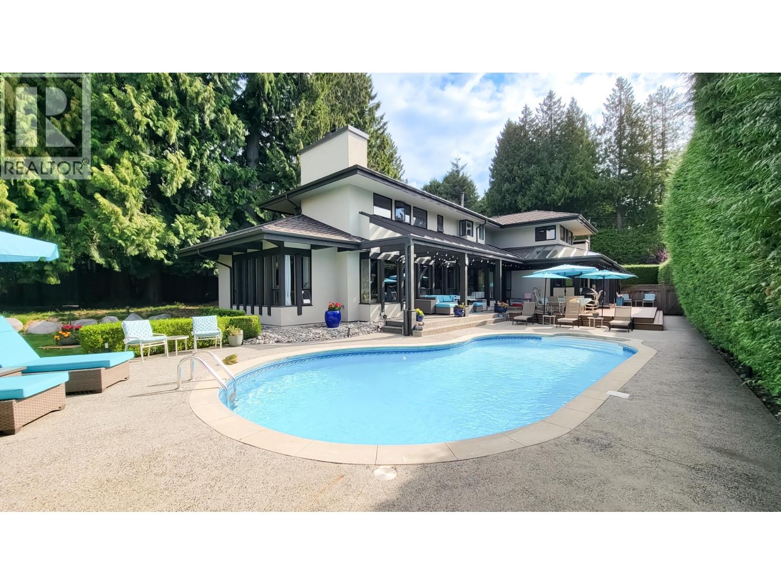 418 Walker Street, Coquitlam, British Columbia  V3K 4E3 - Photo 2 - R3069852