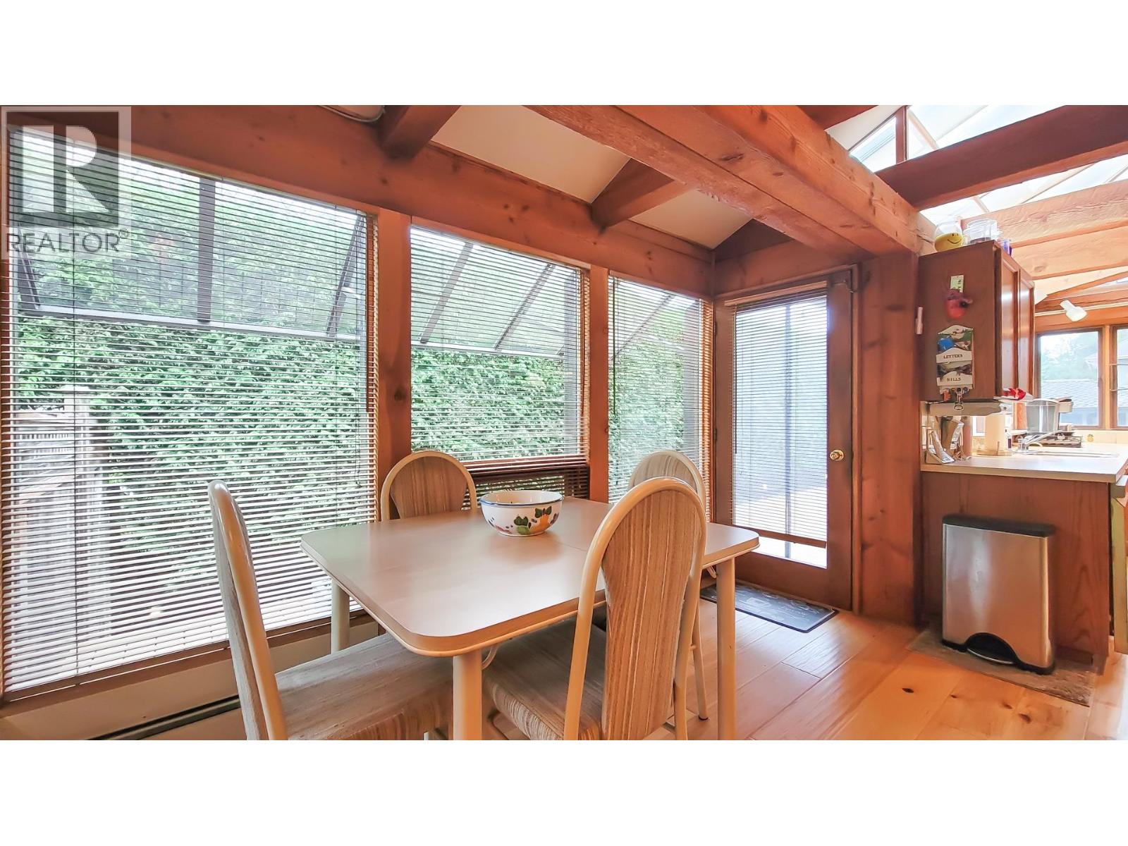 418 Walker Street, Coquitlam, British Columbia  V3K 4E3 - Photo 8 - R3069852