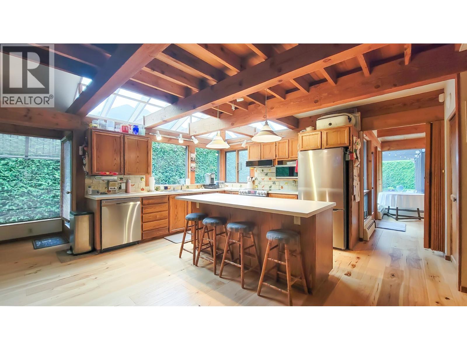 418 Walker Street, Coquitlam, British Columbia  V3K 4E3 - Photo 9 - R3069852