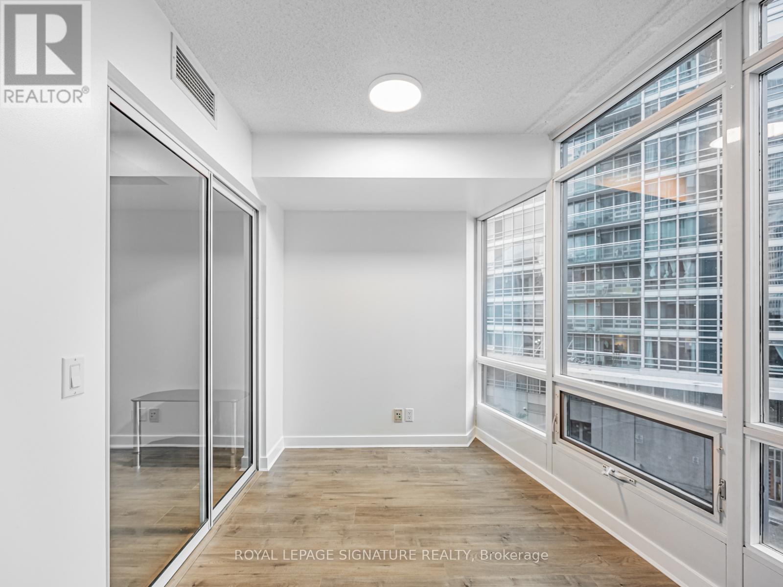 501 - 373 Front Street W, Toronto, Ontario  M5V 3R7 - Photo 13 - C12573696