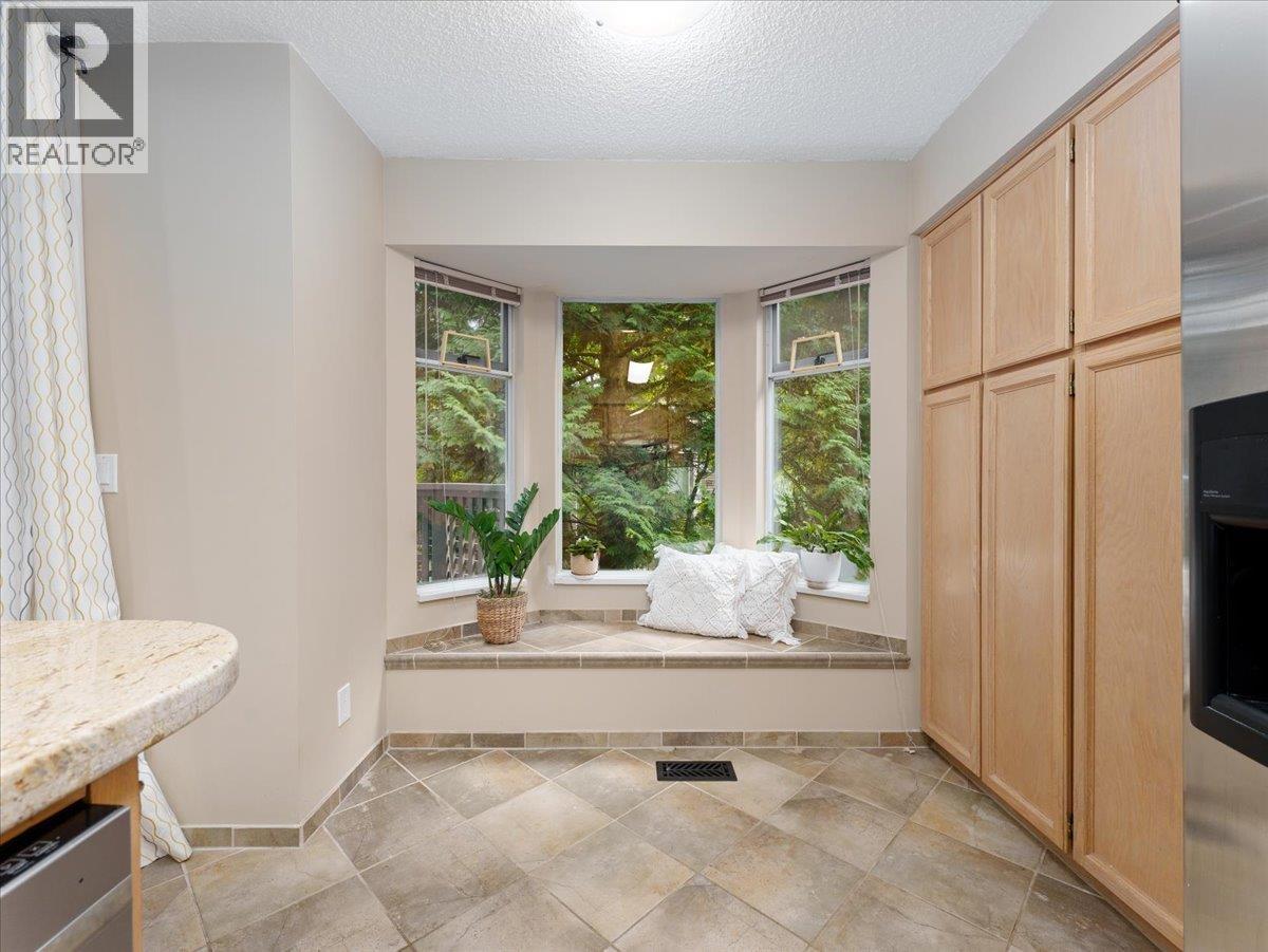 8804 Robins Court, Burnaby, British Columbia  V5A 4K7 - Photo 12 - R3054288