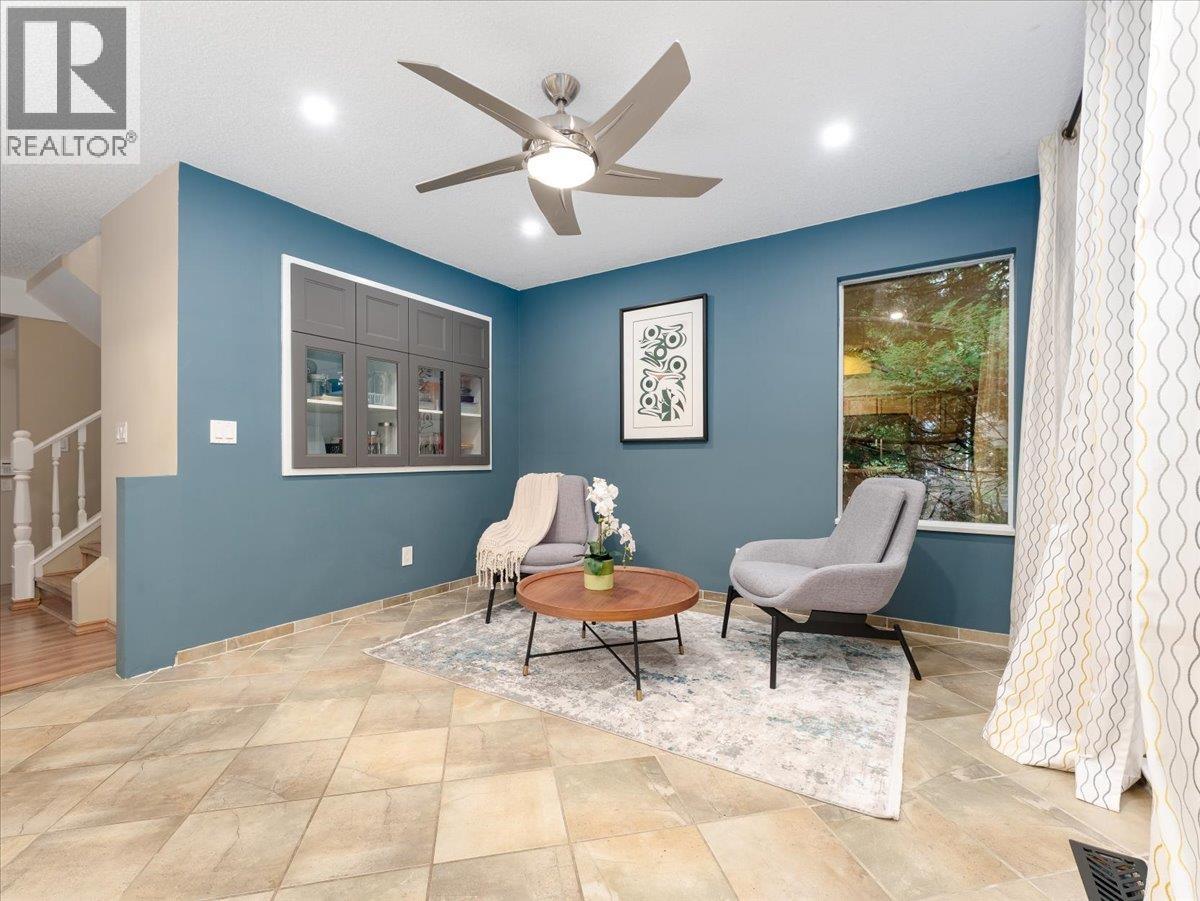 8804 Robins Court, Burnaby, British Columbia  V5A 4K7 - Photo 9 - R3054288