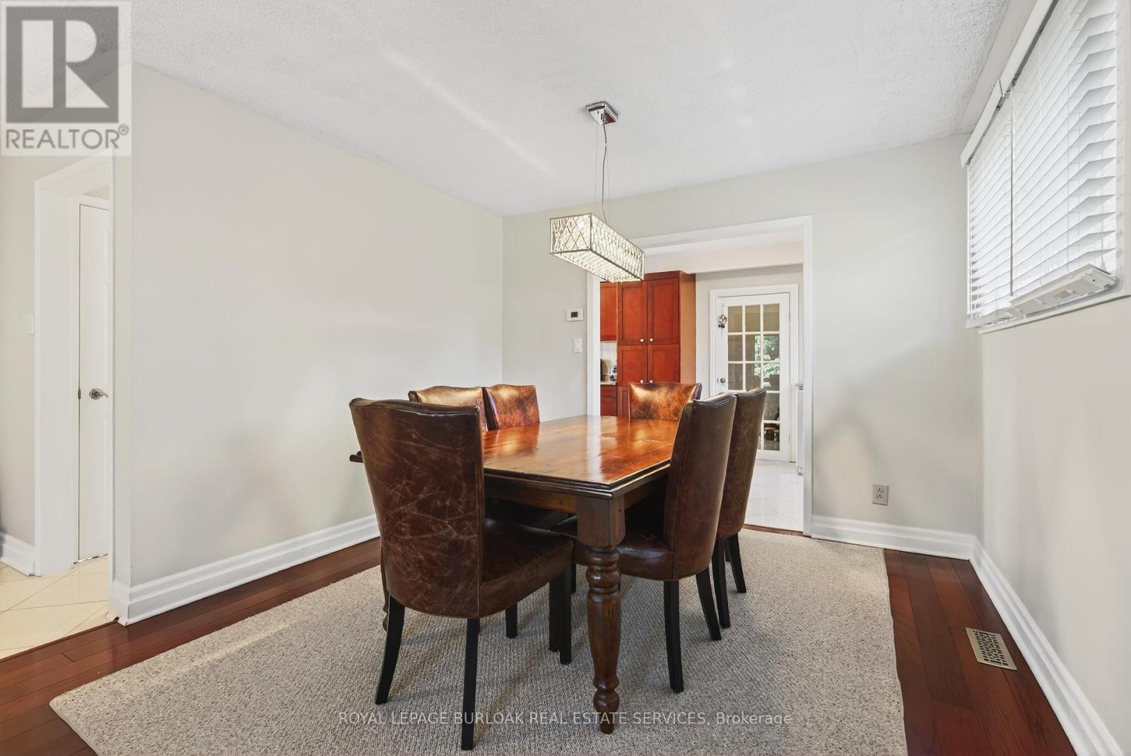 214 Vance Drive, Oakville, Ontario L6L 3L1 - Photo 8 - W12485656