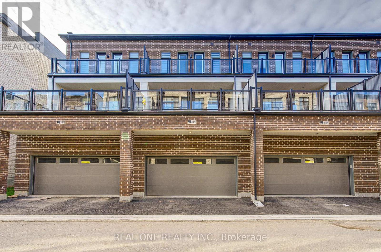 3073 Welsman Gardens, Oakville, Ontario  L6H 7Z2 - Photo 2 - W12561170