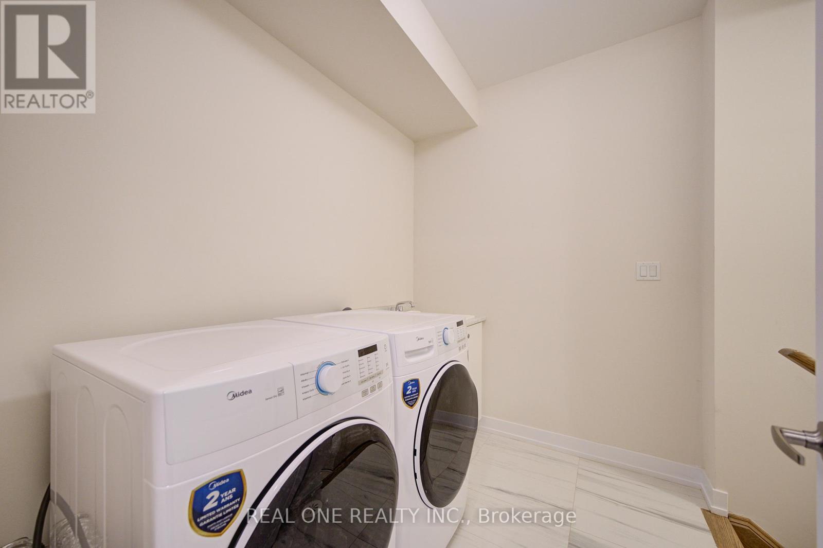 3073 Welsman Gardens, Oakville, Ontario  L6H 7Z2 - Photo 44 - W12561170