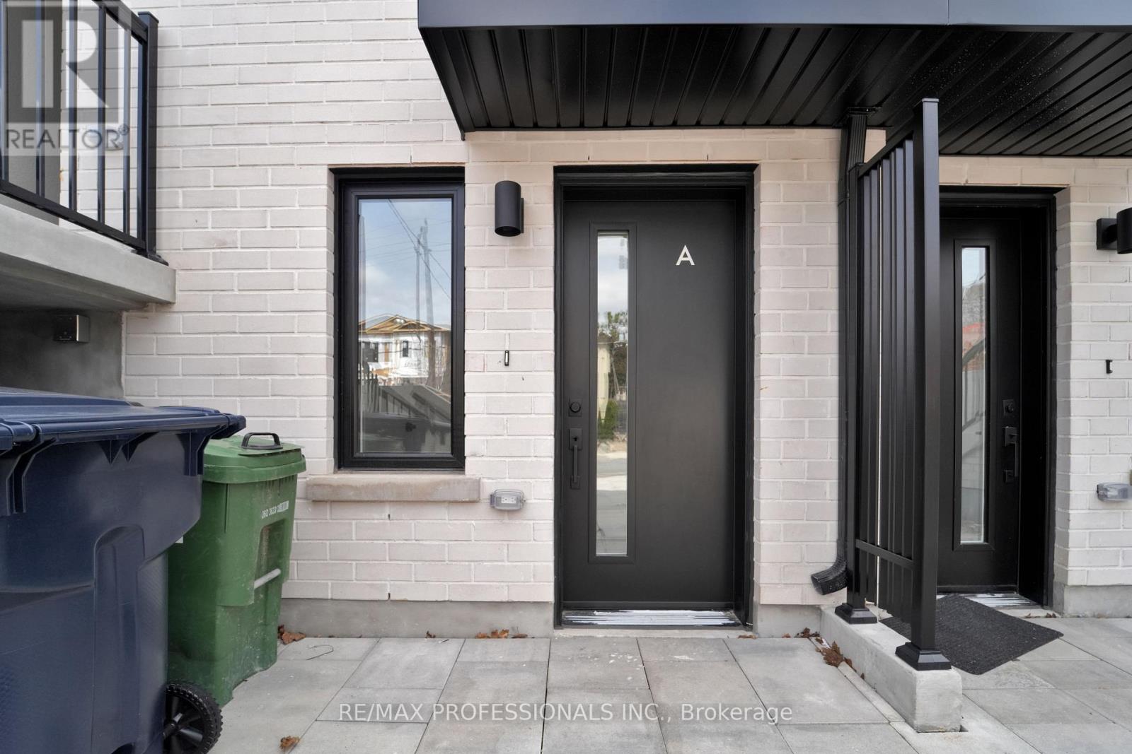 A - 47 Morningside Avenue, Toronto, Ontario  M6S 1C6 - Photo 11 - W12573706