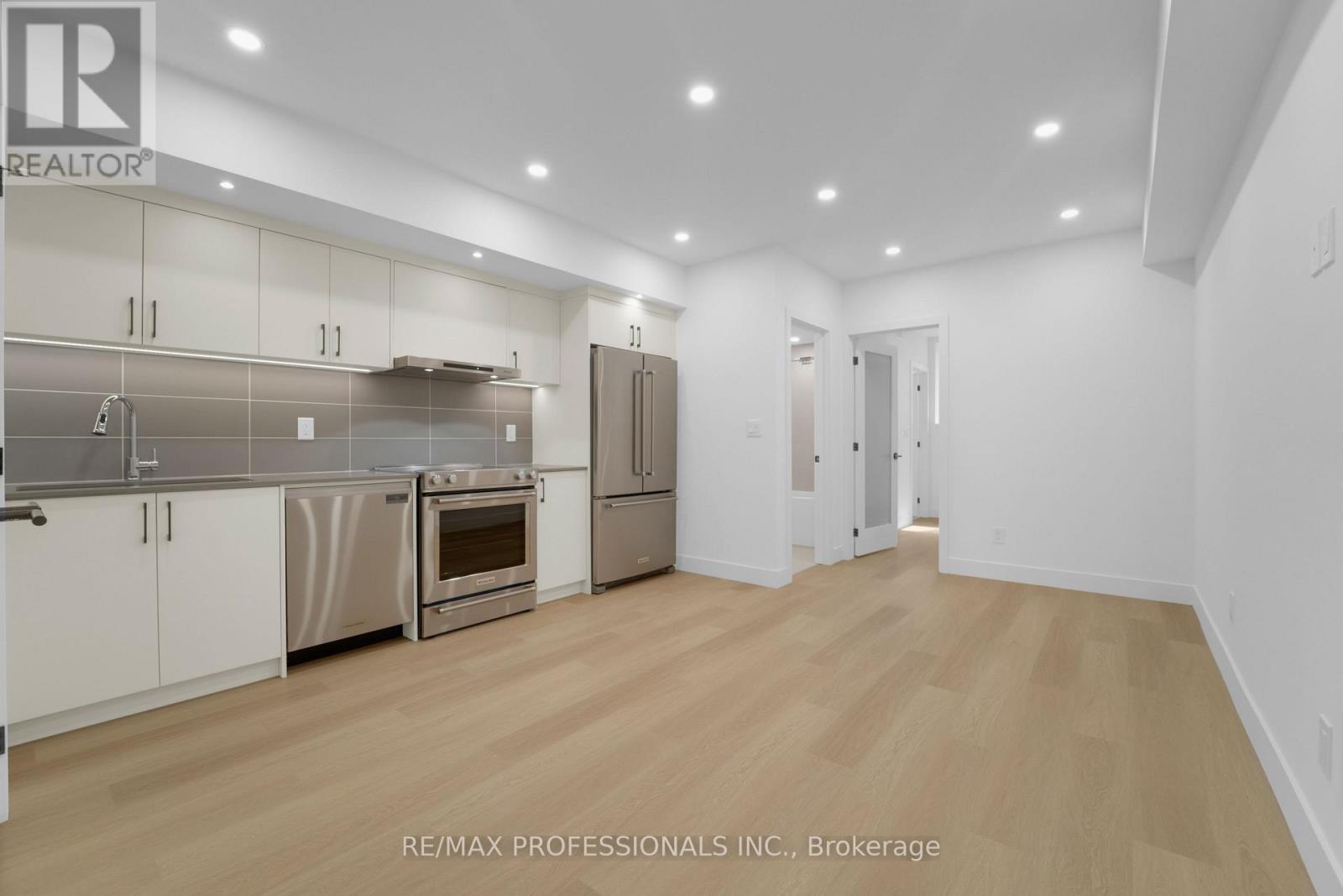 A - 47 Morningside Avenue, Toronto, Ontario  M6S 1C6 - Photo 13 - W12573706