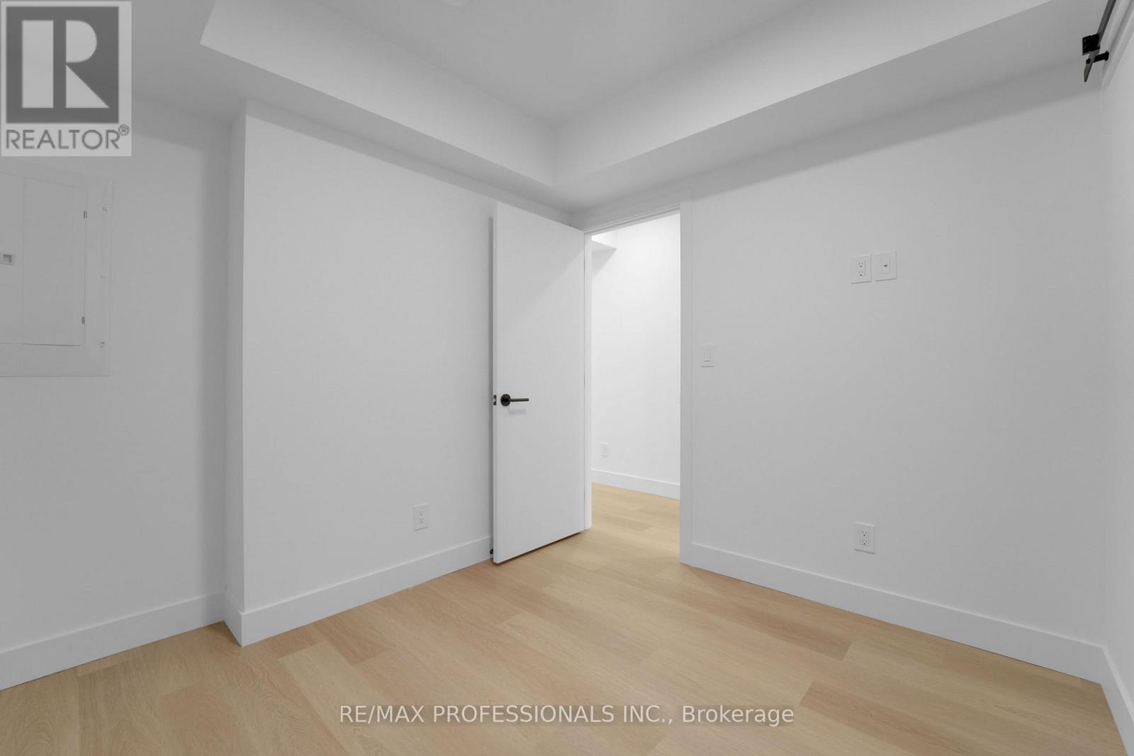 A - 47 Morningside Avenue, Toronto, Ontario  M6S 1C6 - Photo 9 - W12573706