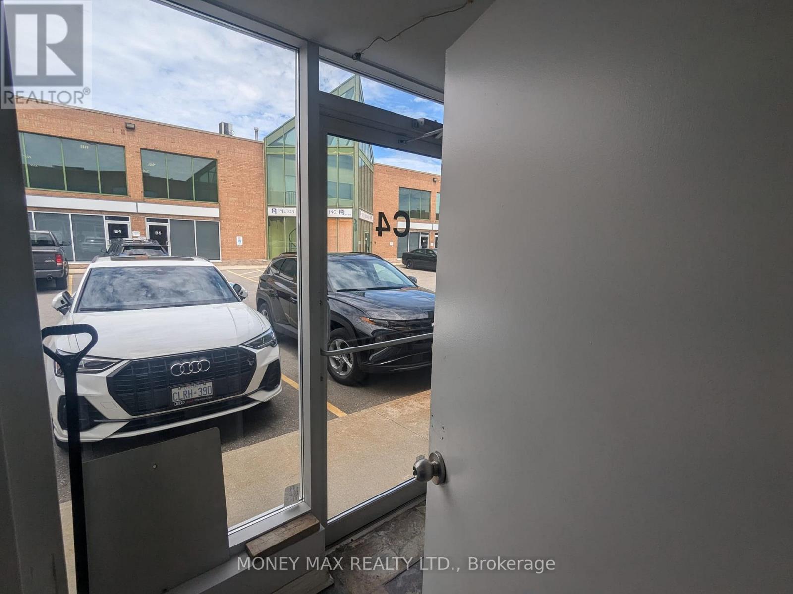 4c - 8 Automatic Road, Brampton, Ontario  L6S 5N4 - Photo 6 - W12573712