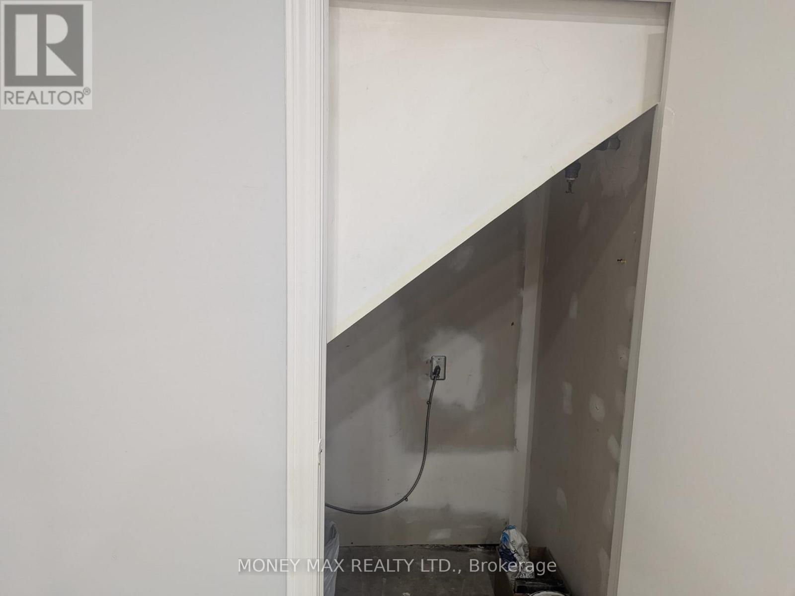 4c - 8 Automatic Road, Brampton, Ontario  L6S 5N4 - Photo 7 - W12573712