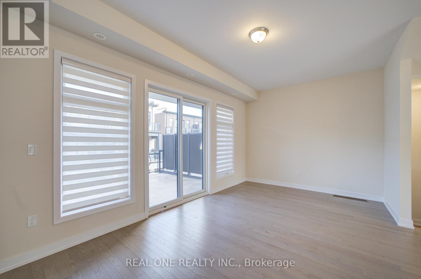 3073 Welsman Gardens, Oakville, Ontario  L6H 7Z2 - Photo 9 - W12561170