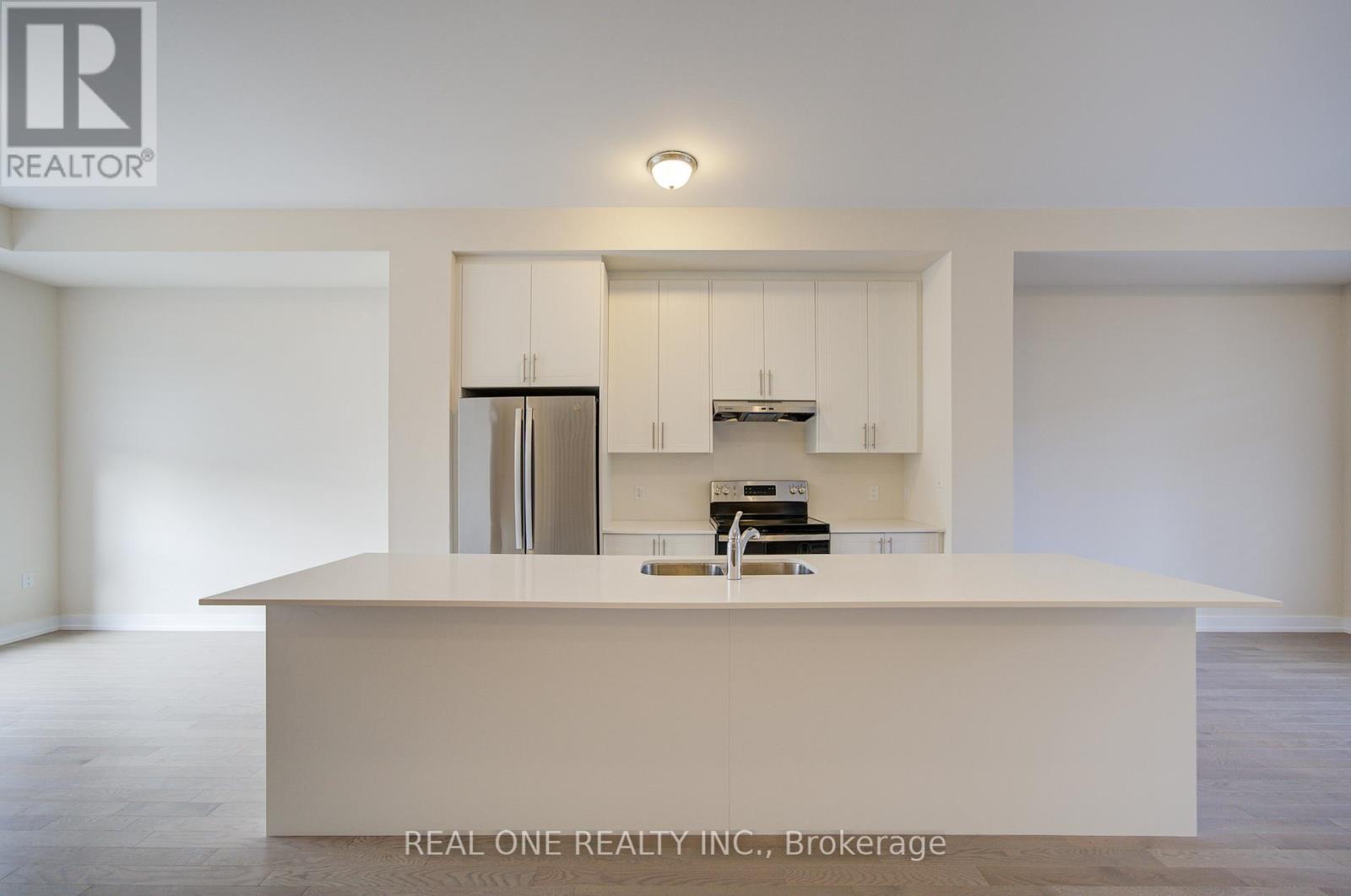 3073 Welsman Gardens, Oakville, Ontario  L6H 7Z2 - Photo 6 - W12561170