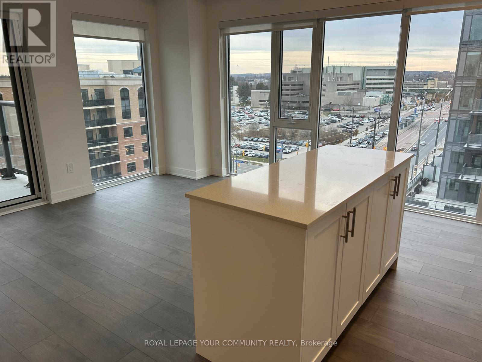 B708 - 715 Davis Drive, Newmarket, Ontario  L3Y 0J2 - Photo 7 - N12571582