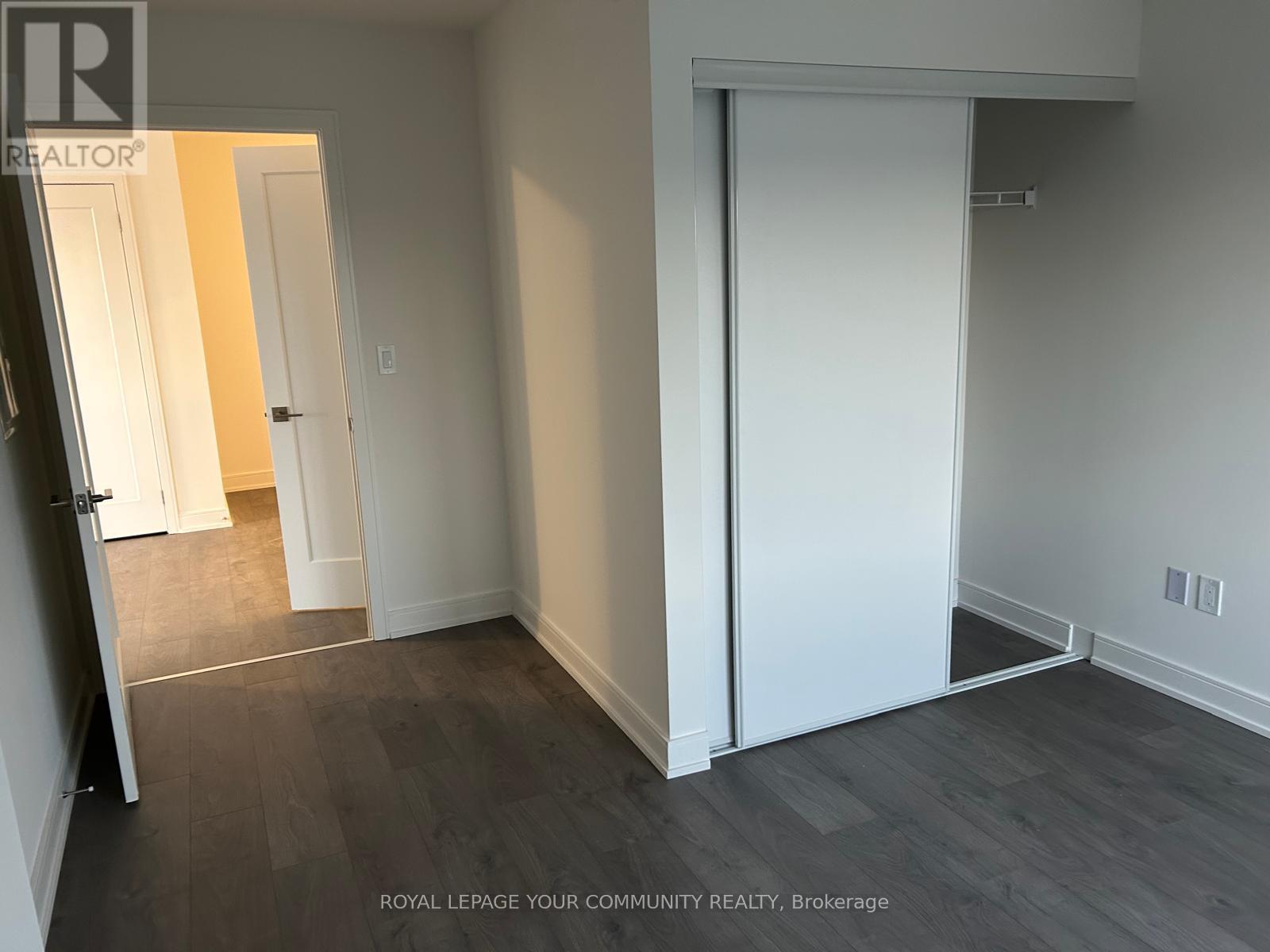 B708 - 715 Davis Drive, Newmarket, Ontario  L3Y 0J2 - Photo 8 - N12571582