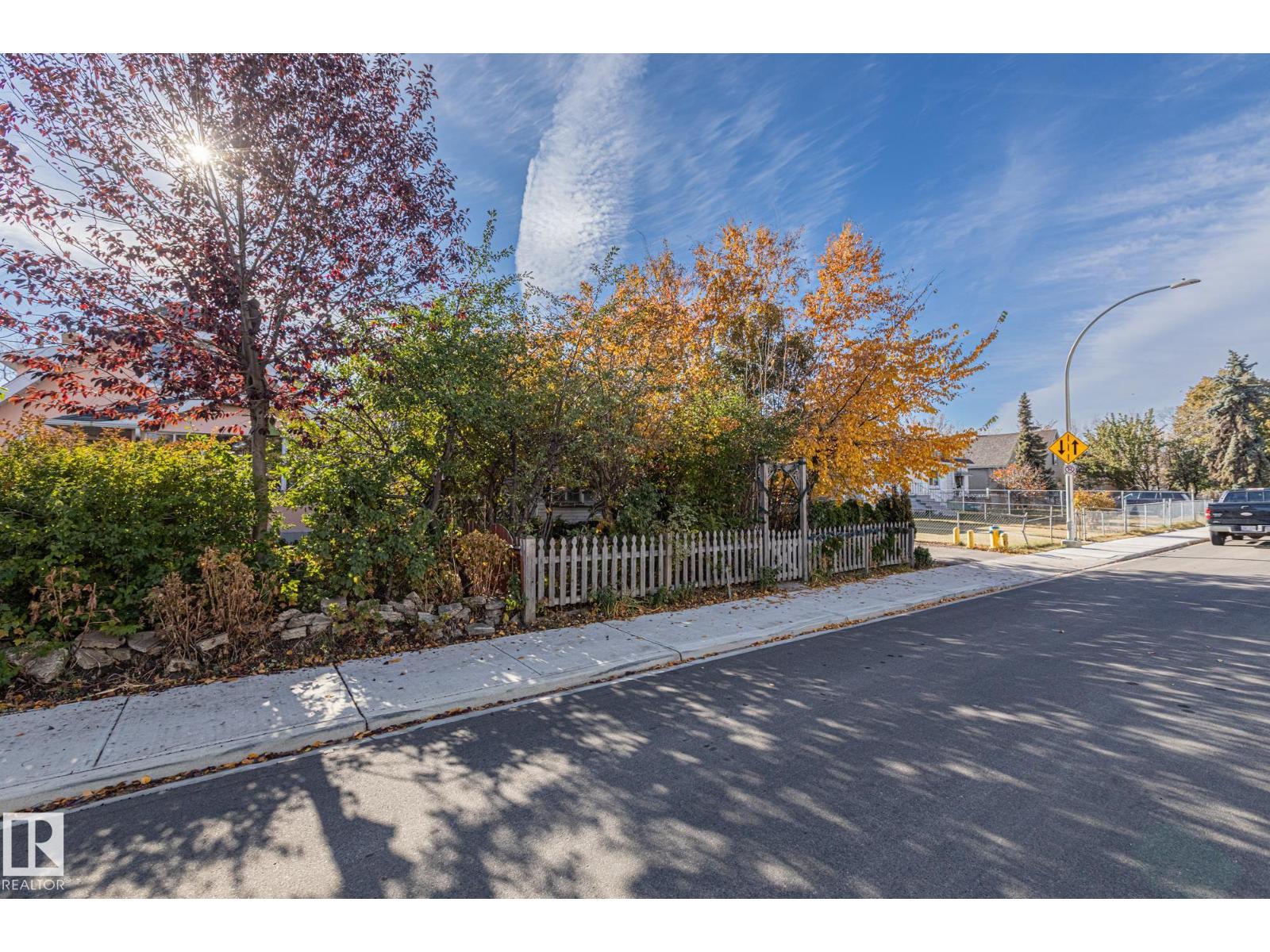 9325 110 Av Nw, Edmonton, Alberta  T5H 1H2 - Photo 40 - E4462353