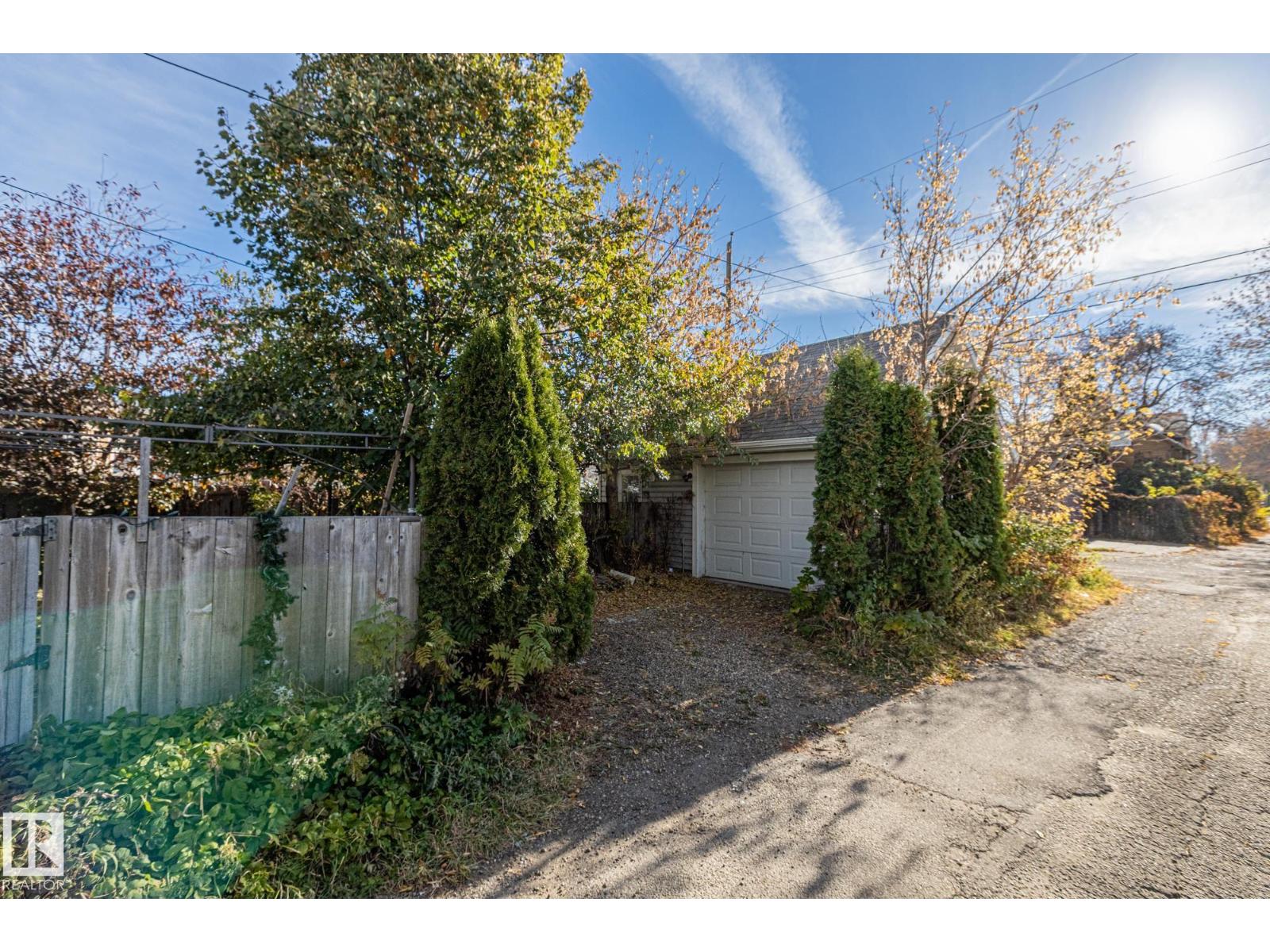 9325 110 Av Nw, Edmonton, Alberta  T5H 1H2 - Photo 38 - E4462353