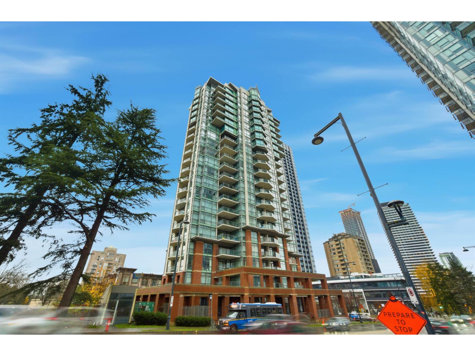 2106 13399 104 AVENUE, Surrey, British Columbia