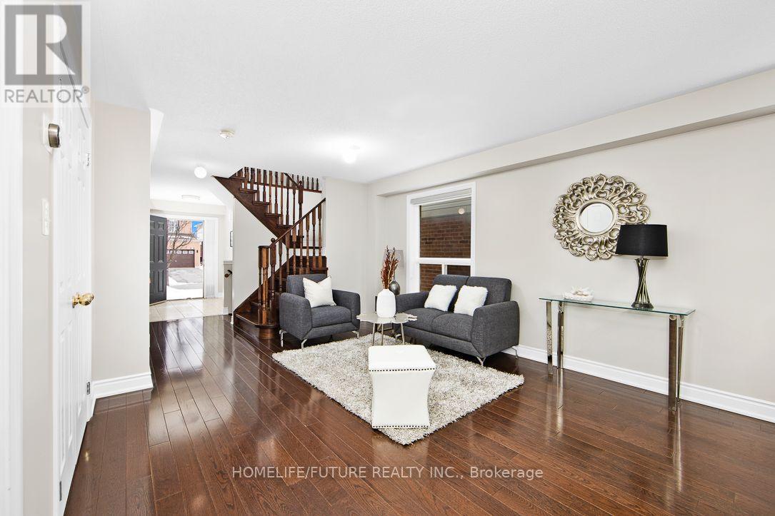 39 Harkness Drive, Whitby, Ontario  L1R 0C5 - Photo 6 - E12573740