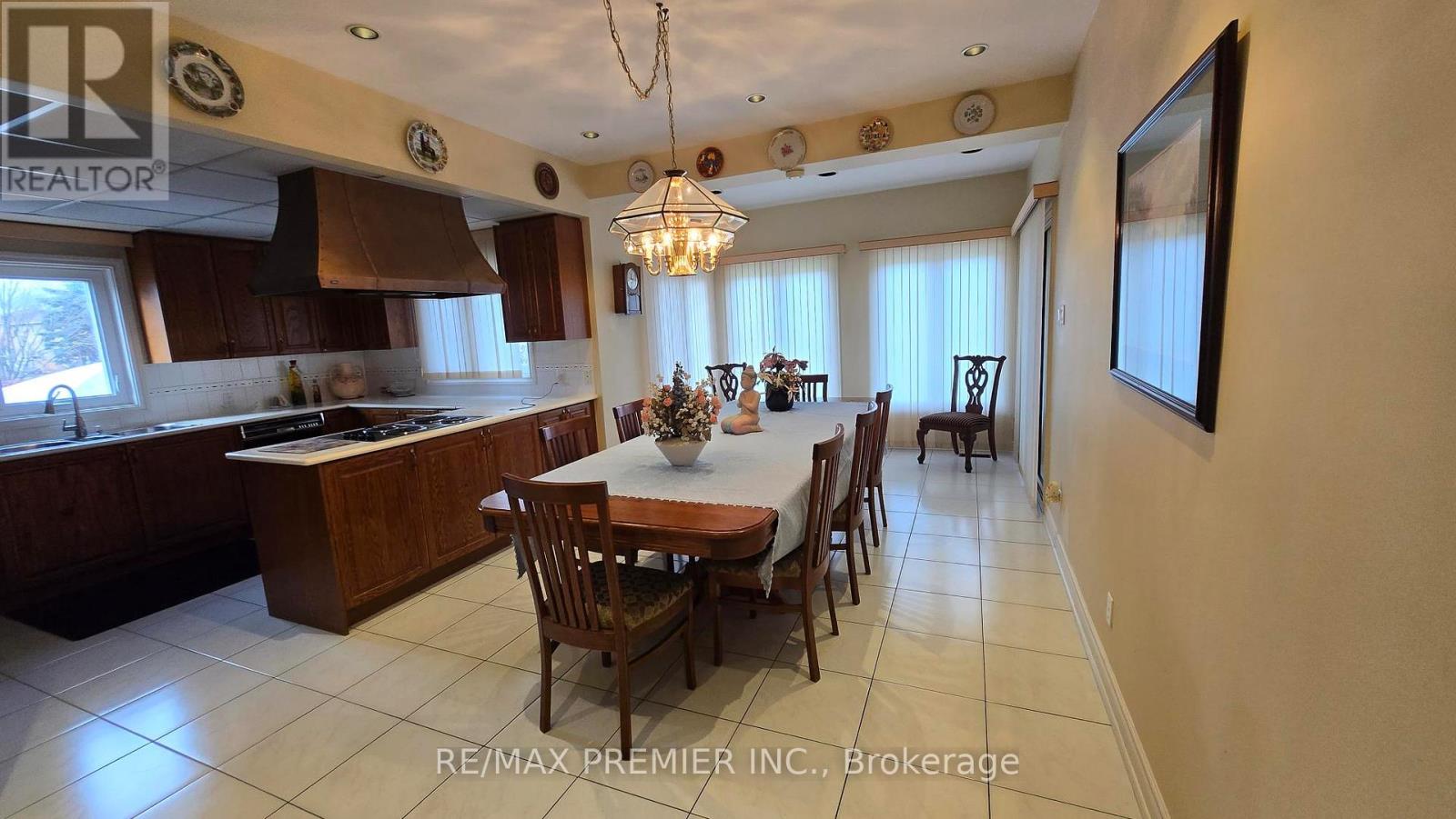 36 Railway Street, Vaughan, Ontario  L6A 1P7 - Photo 19 - N12573774