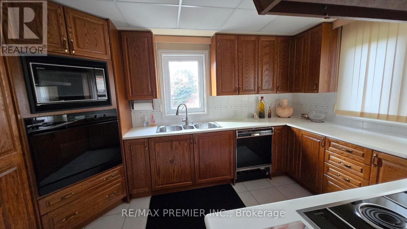 36 Railway Street, Vaughan, Ontario  L6A 1P7 - Photo 21 - N12573774