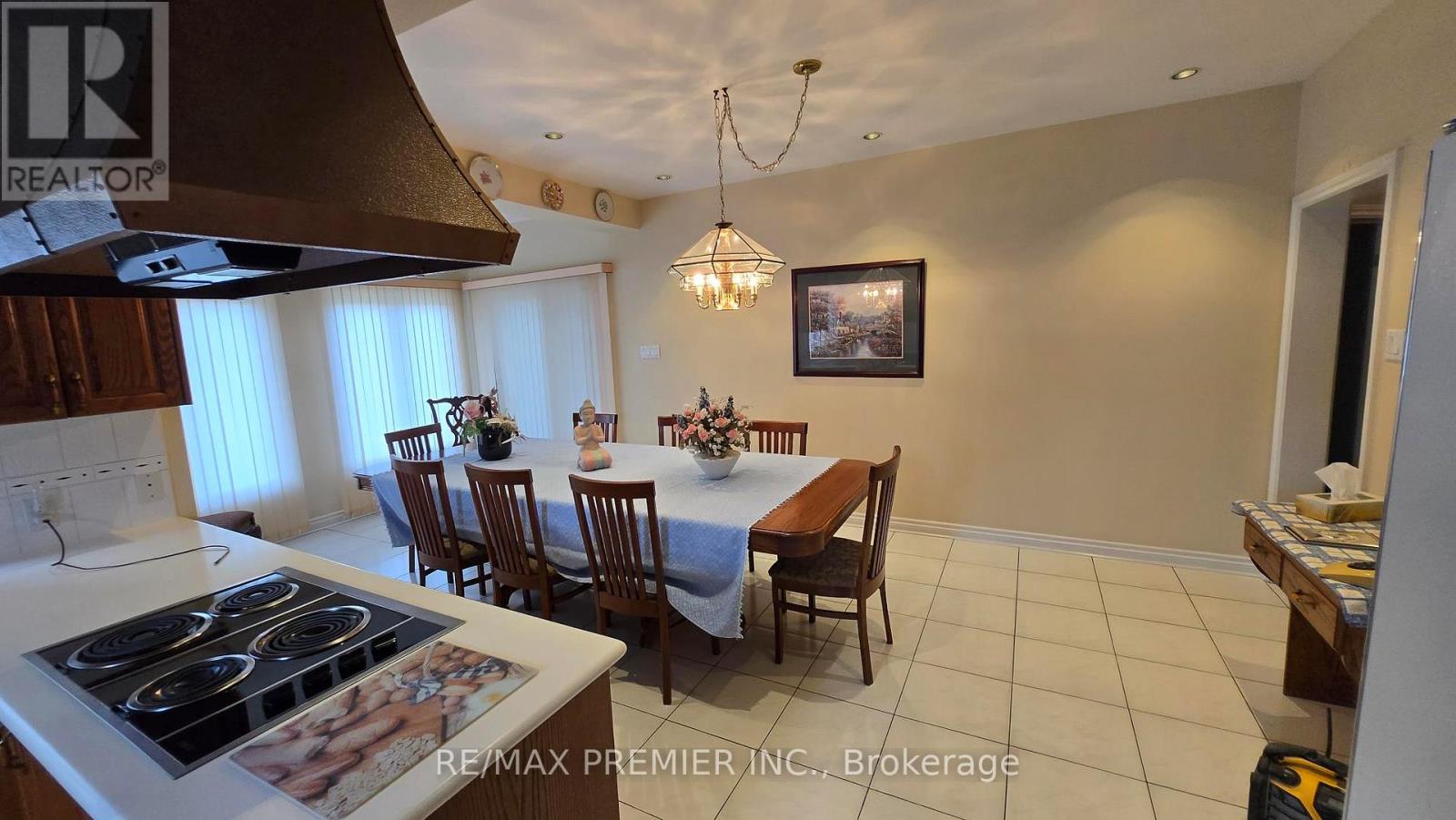 36 Railway Street, Vaughan, Ontario  L6A 1P7 - Photo 9 - N12573774