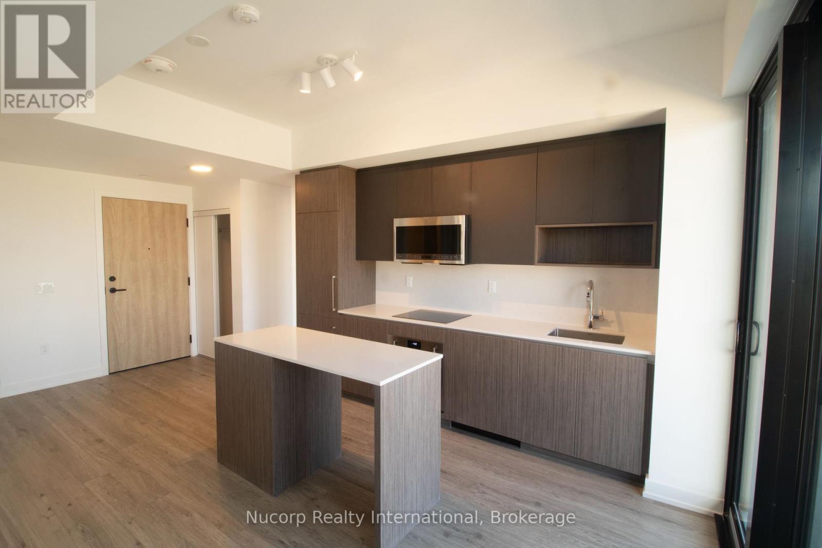 807 - 799 The Queensway, Toronto, Ontario  M8Z 6A8 - Photo 5 - W12573722