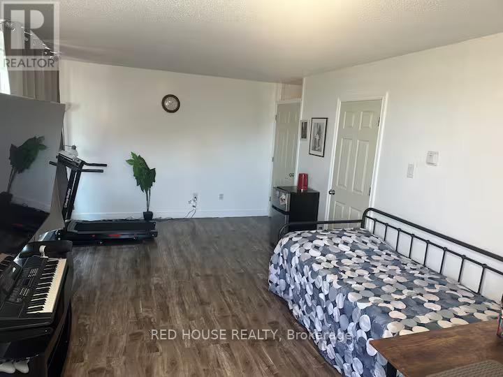 801 - Room 1 - 3555 Derry Road, Mississauga, Ontario  L4T 1B2 - Photo 2 - W12573724