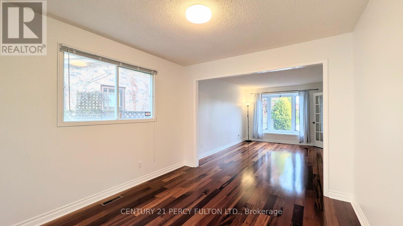 1339 Quinpool Court, Mississauga, Ontario  L5C 4J3 - Photo 15 - W12573734