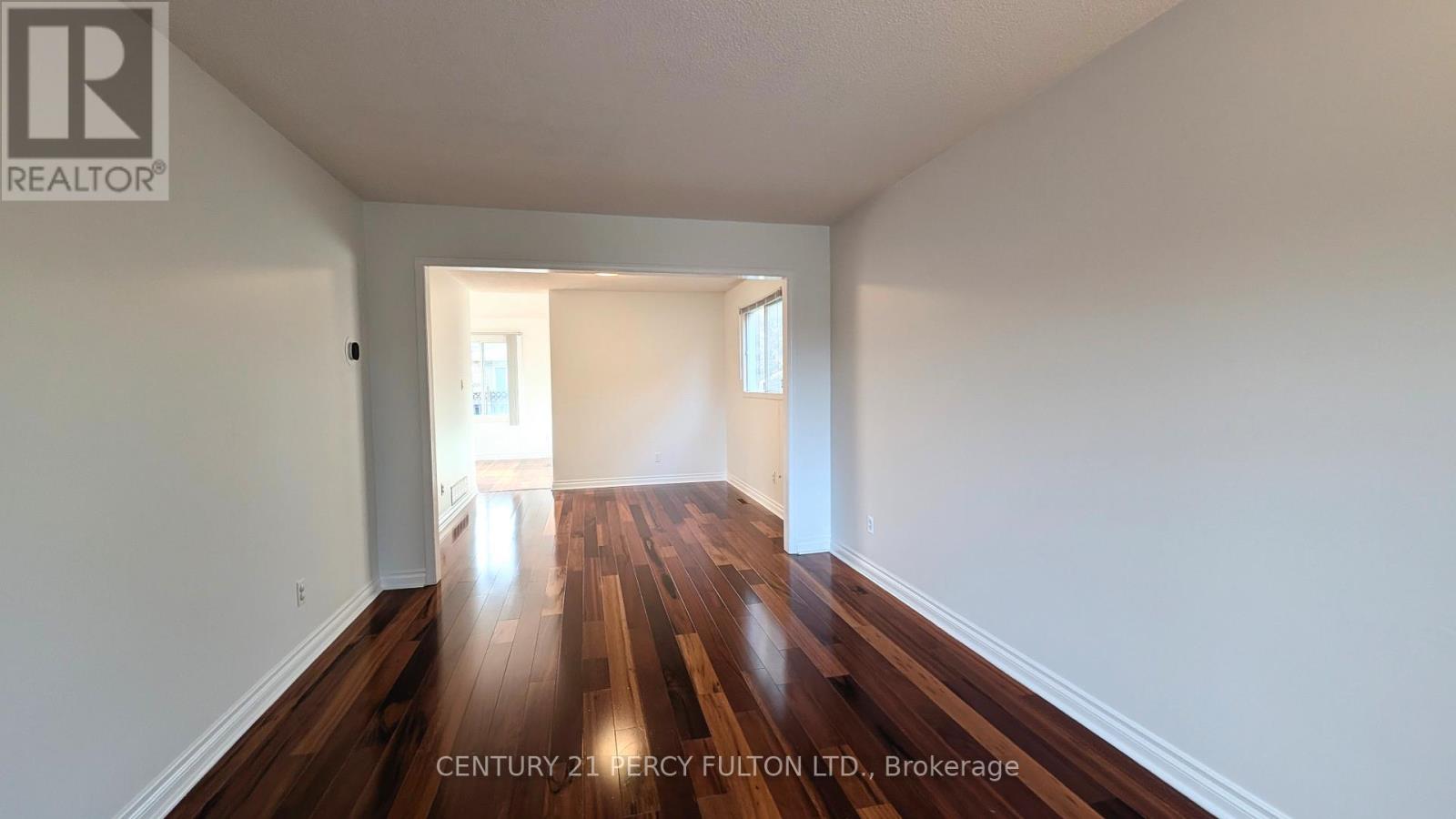 1339 Quinpool Court, Mississauga, Ontario  L5C 4J3 - Photo 16 - W12573734