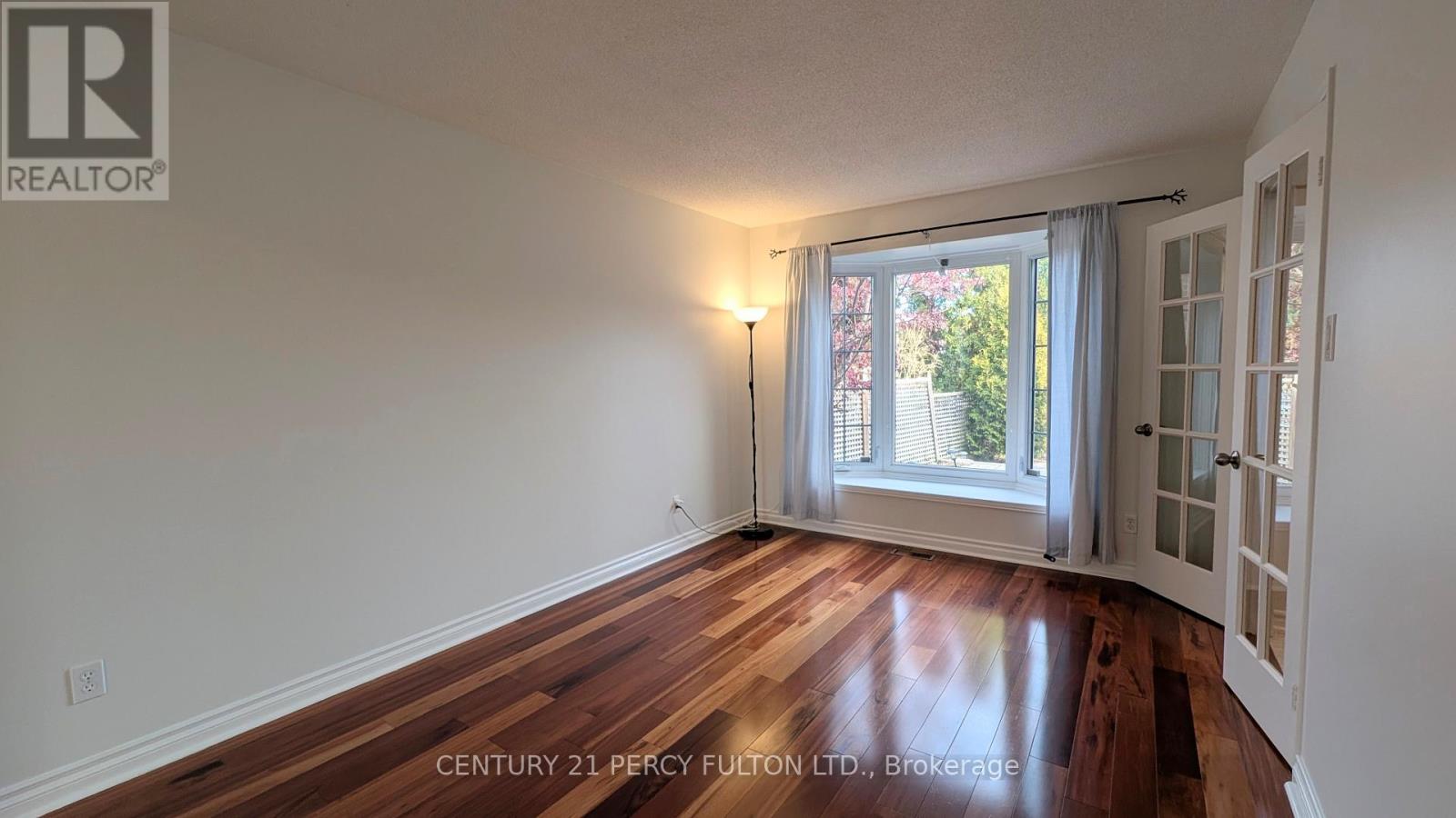 1339 Quinpool Court, Mississauga, Ontario  L5C 4J3 - Photo 17 - W12573734