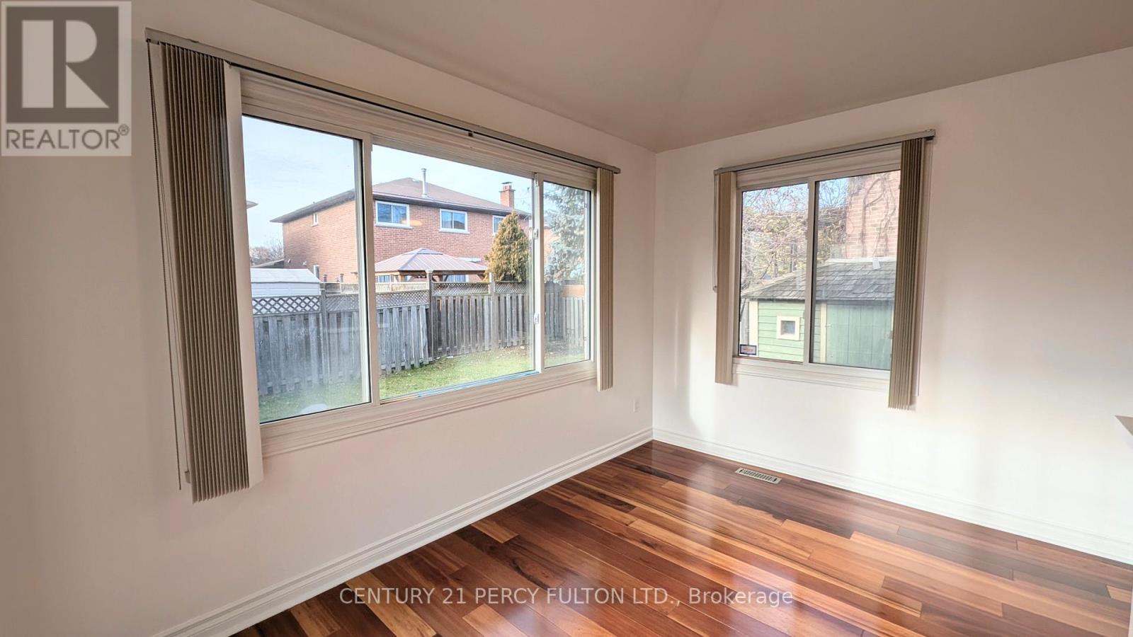 1339 Quinpool Court, Mississauga, Ontario  L5C 4J3 - Photo 20 - W12573734