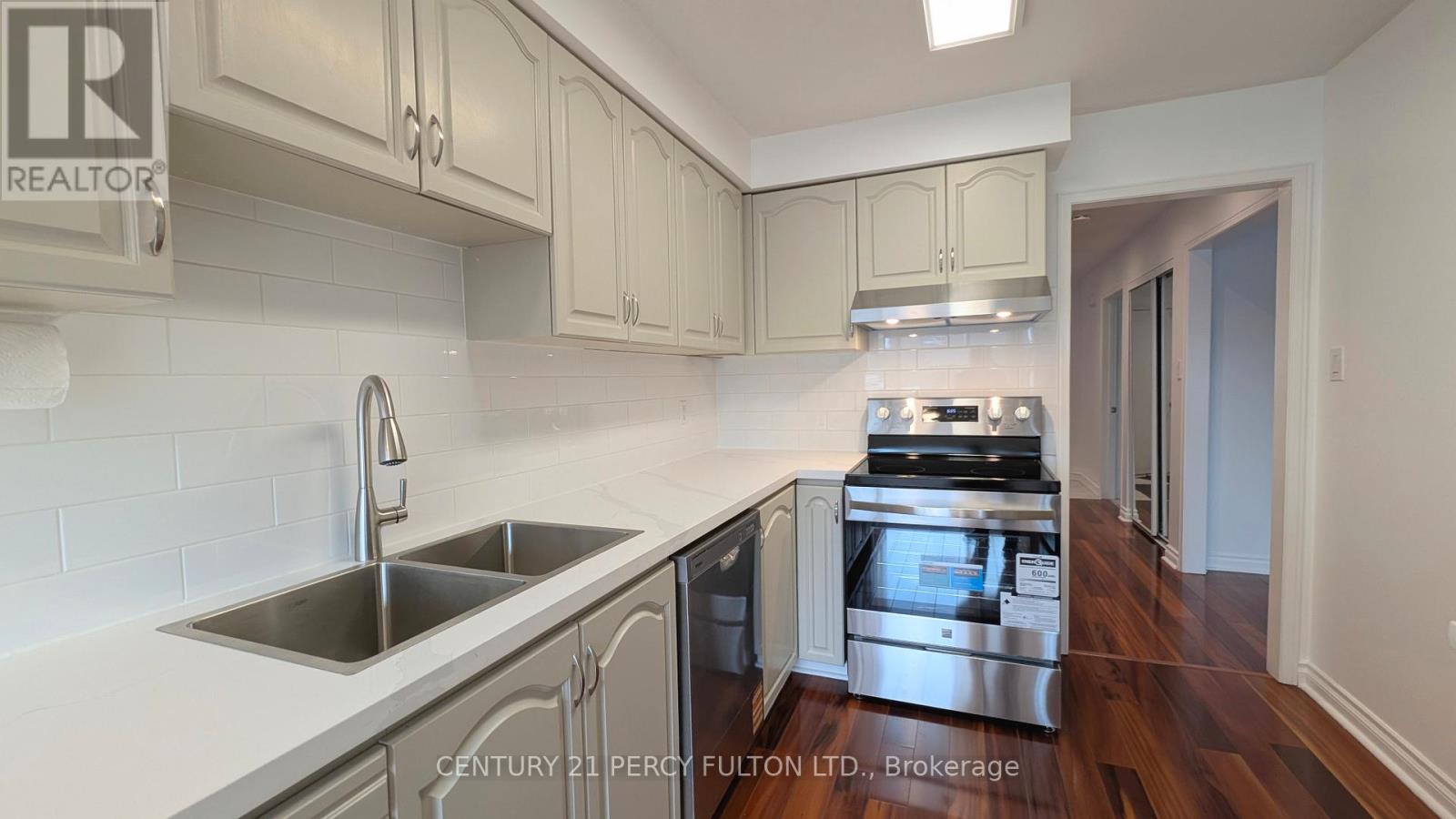 1339 Quinpool Court, Mississauga, Ontario  L5C 4J3 - Photo 22 - W12573734