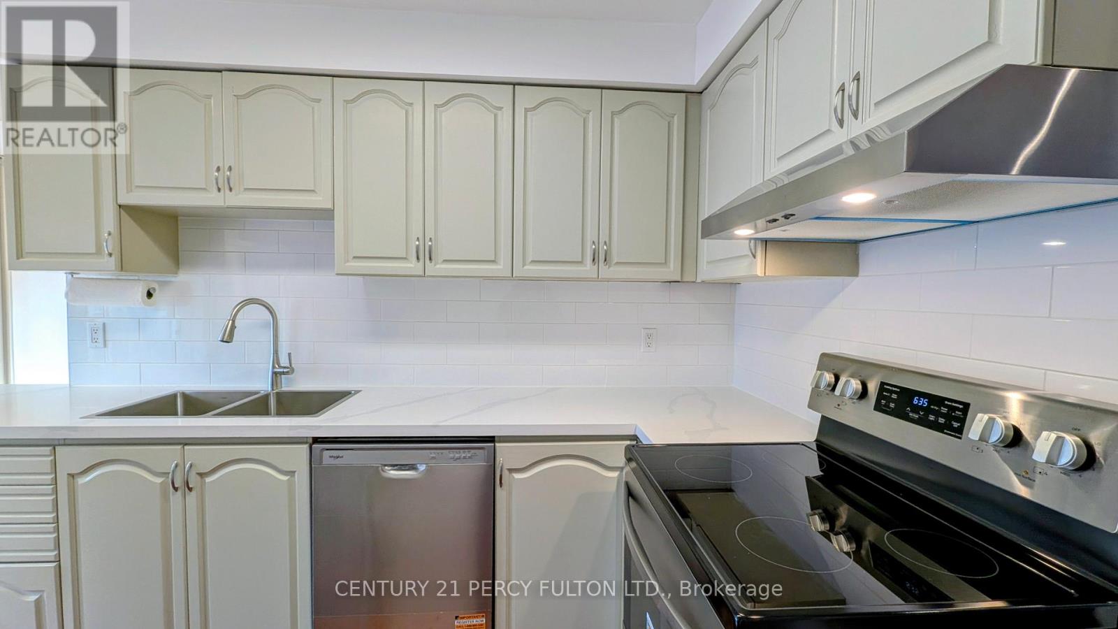 1339 Quinpool Court, Mississauga, Ontario  L5C 4J3 - Photo 23 - W12573734