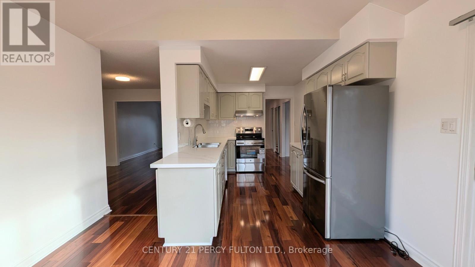 1339 Quinpool Court, Mississauga, Ontario  L5C 4J3 - Photo 25 - W12573734