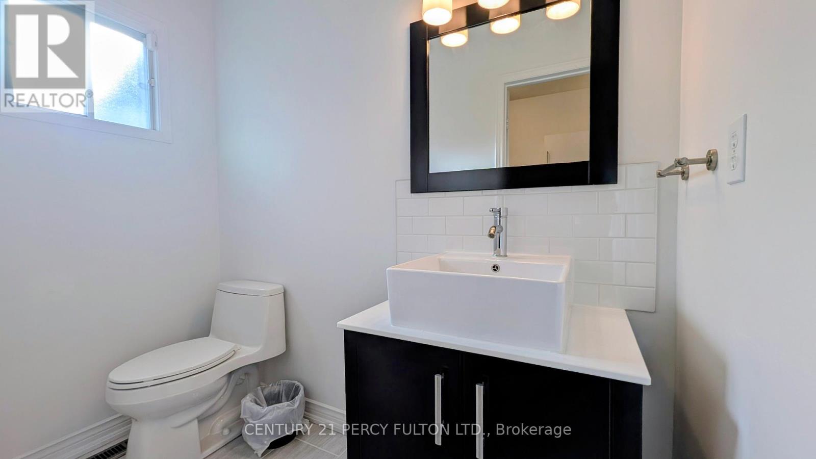 1339 Quinpool Court, Mississauga, Ontario  L5C 4J3 - Photo 28 - W12573734