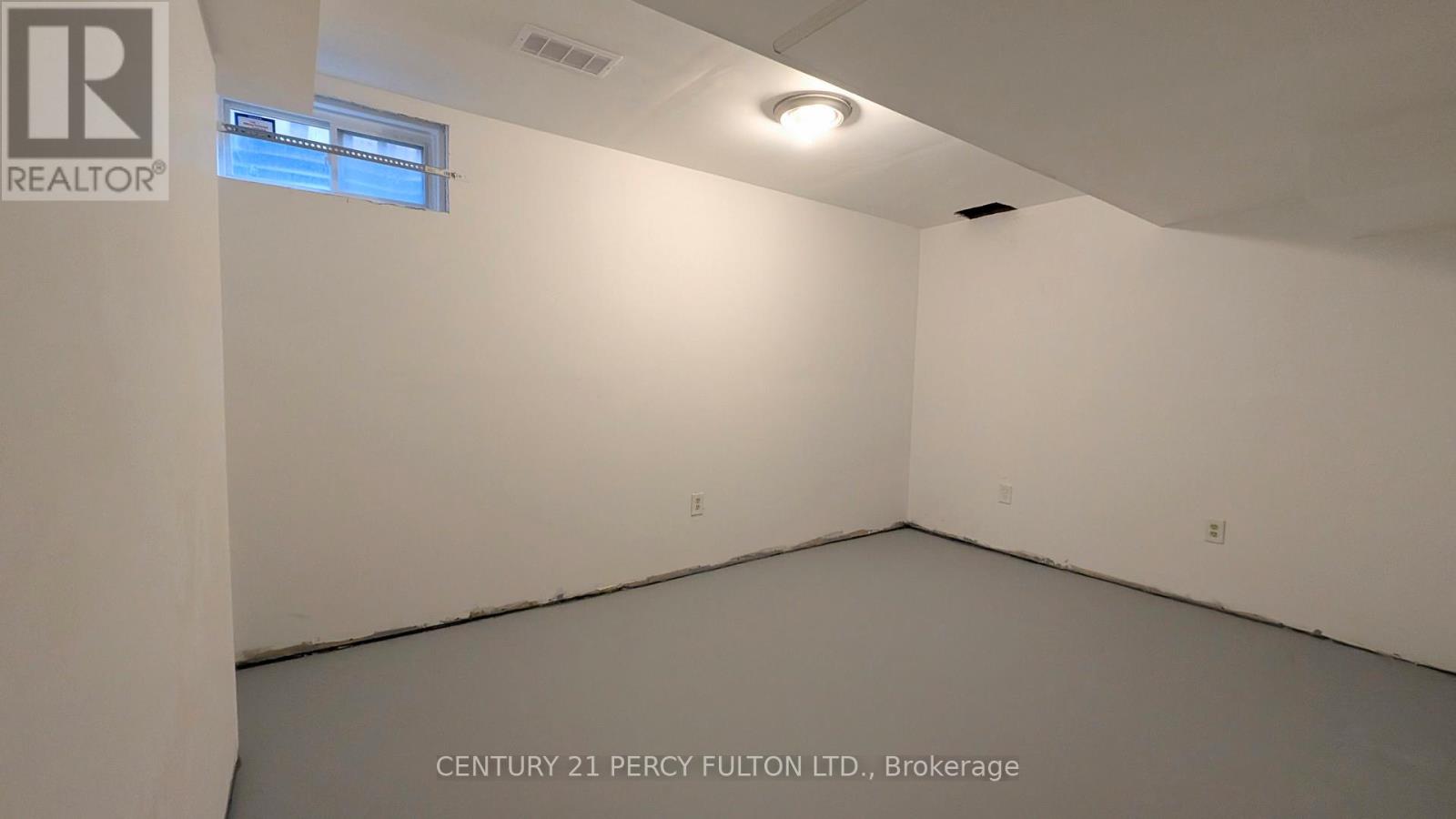 1339 Quinpool Court, Mississauga, Ontario  L5C 4J3 - Photo 32 - W12573734