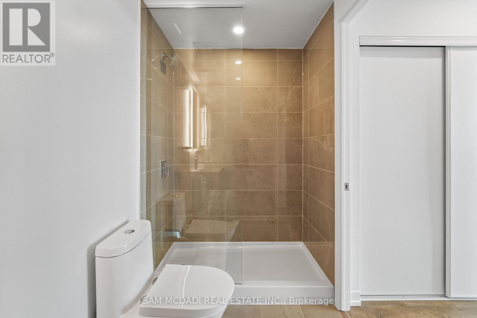 402 - 251 Masonry Way, Mississauga, Ontario L5H 0B2 - Photo 10 - W12573738