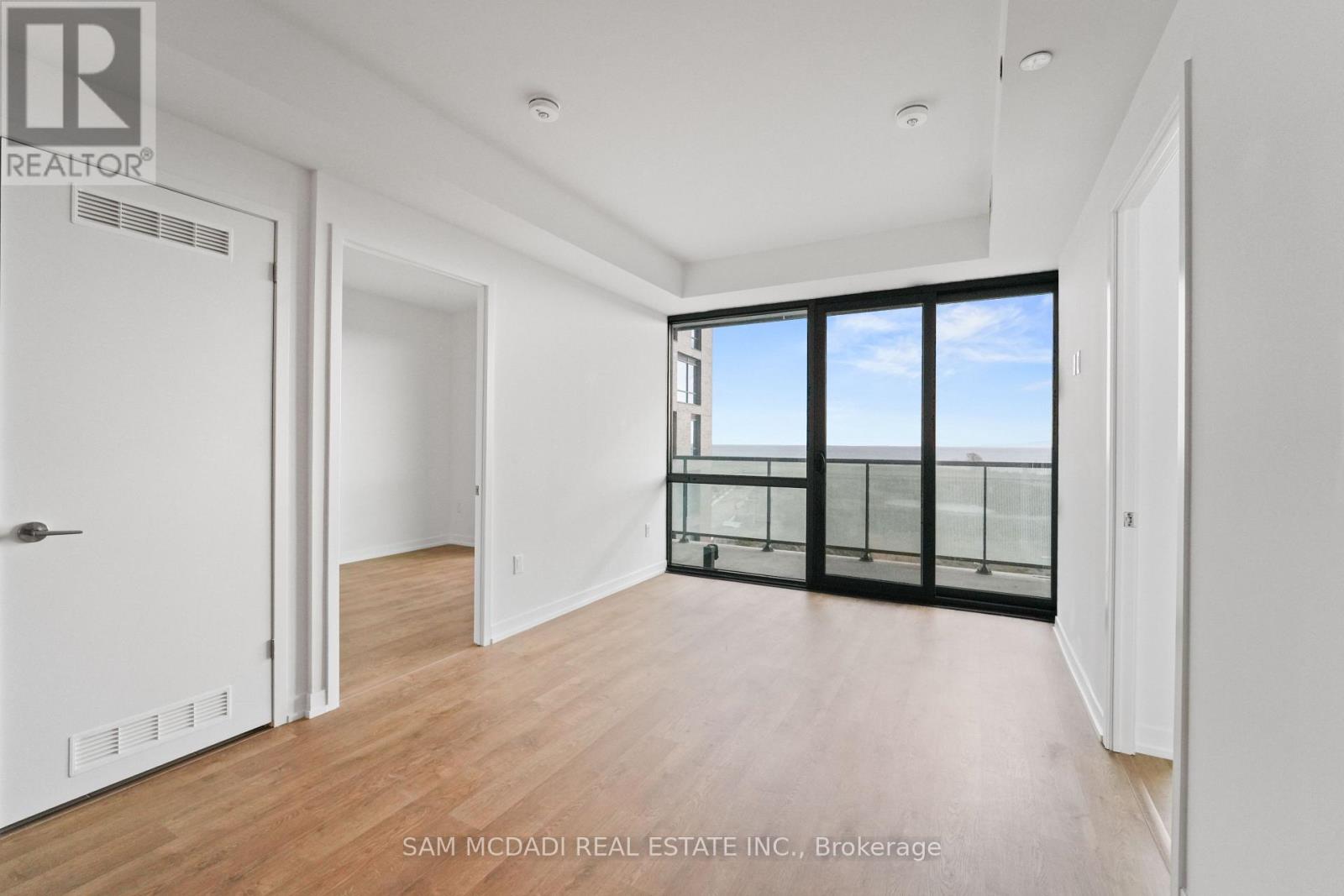 402 - 251 Masonry Way, Mississauga, Ontario L5H 0B2 - Photo 6 - W12573738