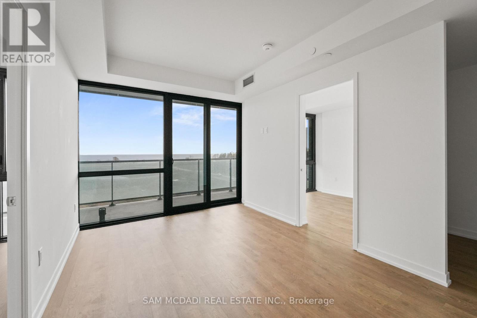 402 - 251 Masonry Way, Mississauga, Ontario L5H 0B2 - Photo 7 - W12573738