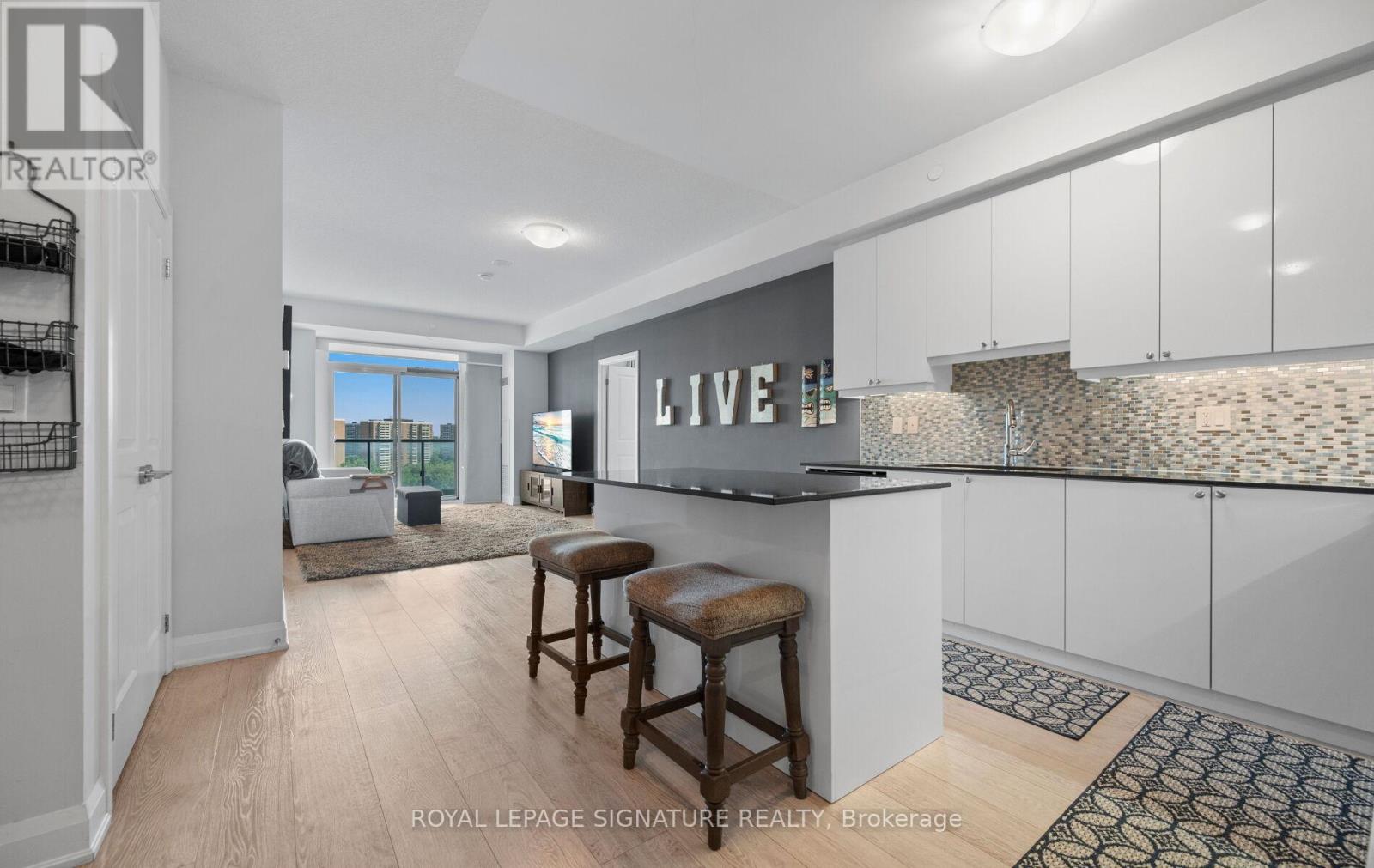 807 - 35 Fontenay Court, Toronto, Ontario  M9A 0C4 - Photo 10 - W12573772