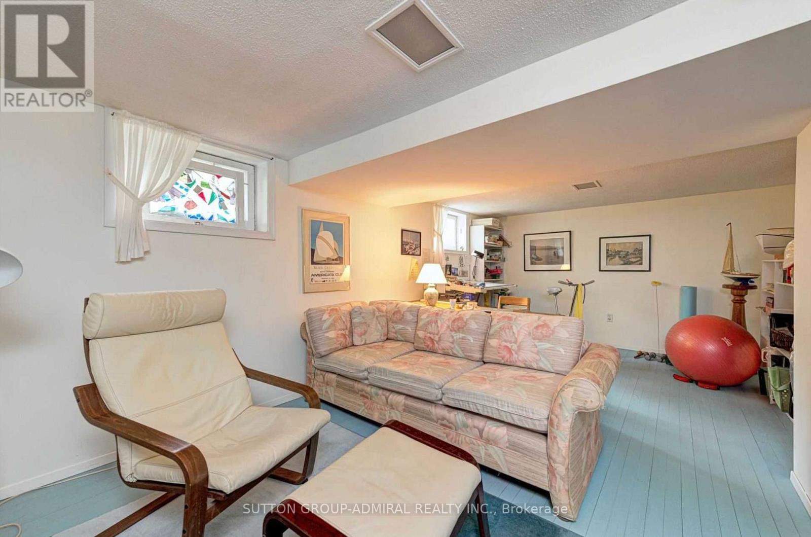 50 Cardiff Road, Toronto, Ontario  M4P 2P2 - Photo 10 - C12537832