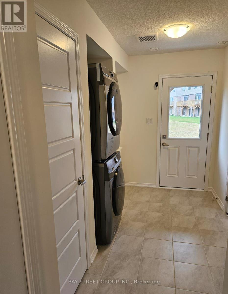 59 Bellhouse Avenue, Brantford, Ontario  N3T 0W2 - Photo 14 - X12573720