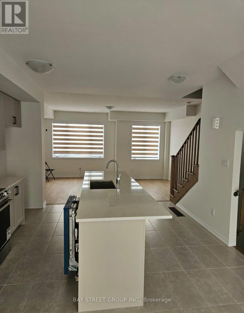 59 Bellhouse Avenue, Brantford, Ontario  N3T 0W2 - Photo 5 - X12573720